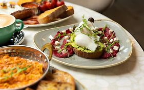 The Lion & Key Hotel